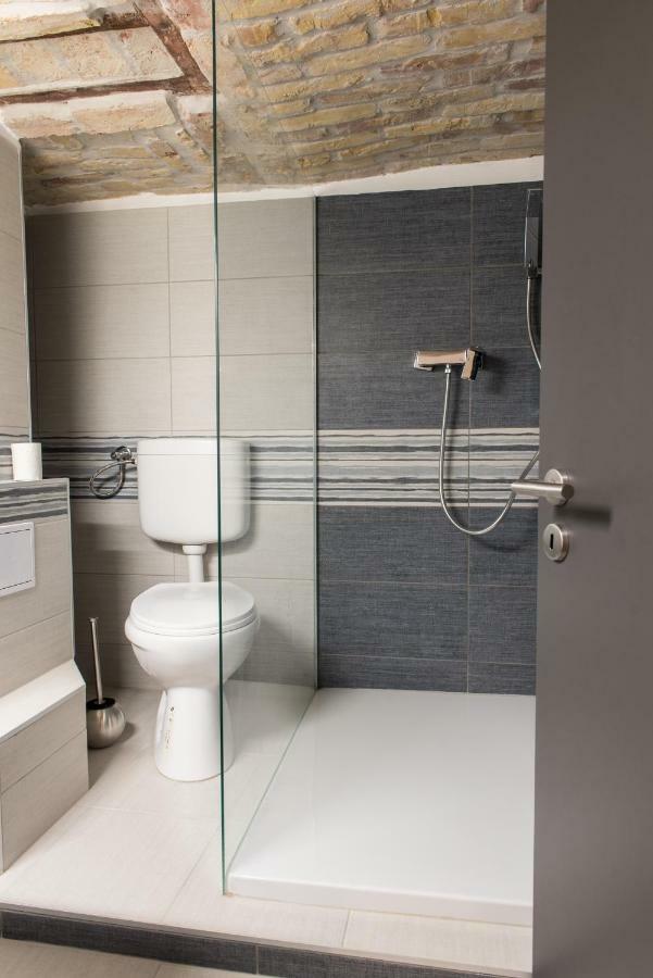 New Loft Style Appartman In The Heart Of The City Budapest Ngoại thất bức ảnh